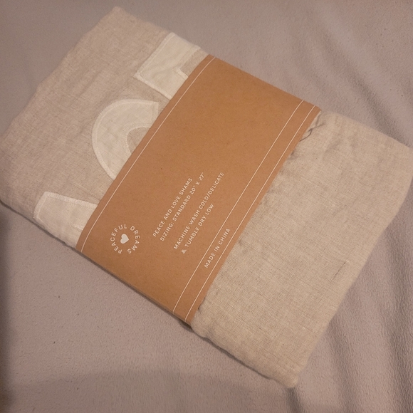 Jilly Box x Pom Pom at Home - Peace and Love Pillow Sham Set, Spring 2023 - Picture 2 of 5